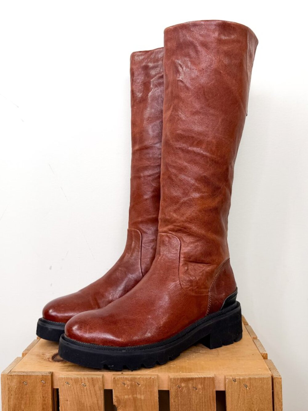 Frye Allison Lug Sole Tall Knee High Cognac Brown Leather Boots - Women's Size 6
